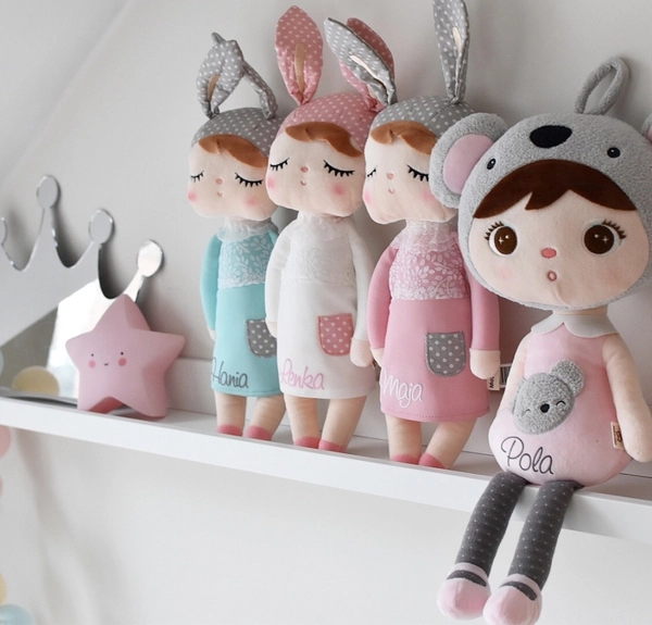 Metoo White Angela doll 42cm