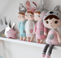 Metoo White Angela doll 42cm