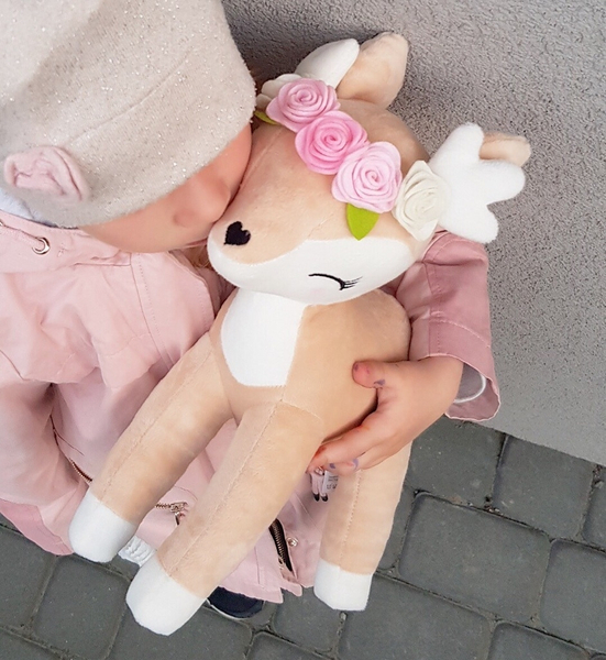 Plush Deer with color flower wreath