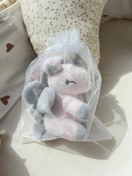 White Organza Gift Bag – Size S (17 × 23 cm)