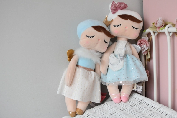 Metoo Angel doll with a handbag