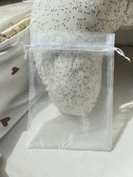 White Organza Gift Bag – Size S (17 × 23 cm)