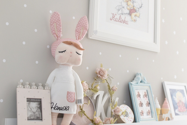 Metoo White Angela doll 42cm